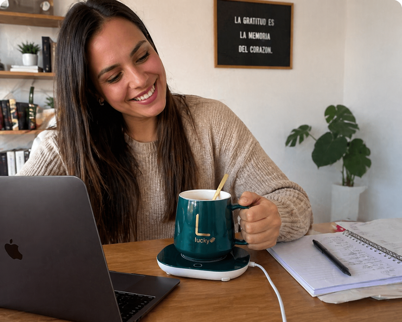 Taza SmartHeat™ Tu Café No Se Enfría Brindándote Placer en Cada Sorbo.